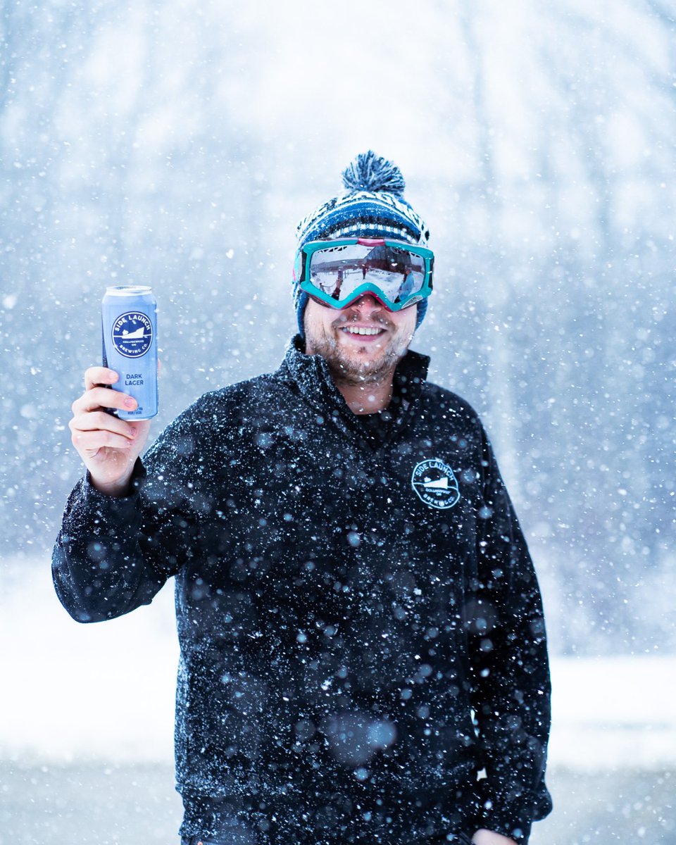 Raise a glass (or can) to a successful day on the slopes! ⛷️ Try our Dark Lager, a German-style dunkel beer with coffee and chocolate flavours this ski season, available now at @lcbo. #SideLaunch 

📸: @taniawoodphotography