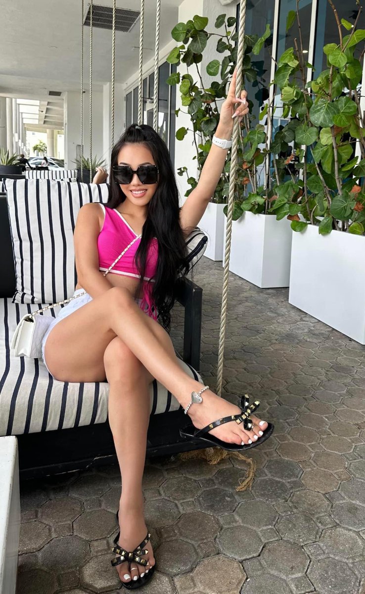 OnlyANGELClub's tweet image. Pink makes the boys wink 💓 RT for more!