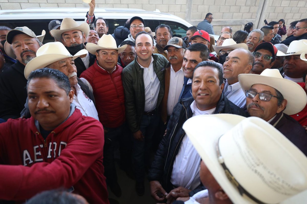 manolojim's tweet image. que son parte de #MejoraCoahuila y del programa “Obras Sociales a Pasos de Gigante”. Estamos trabajando por el bien de tod@s #APasosDeGigante. #CoahuilaPaDelante #100DíasPaDelante (2/2)