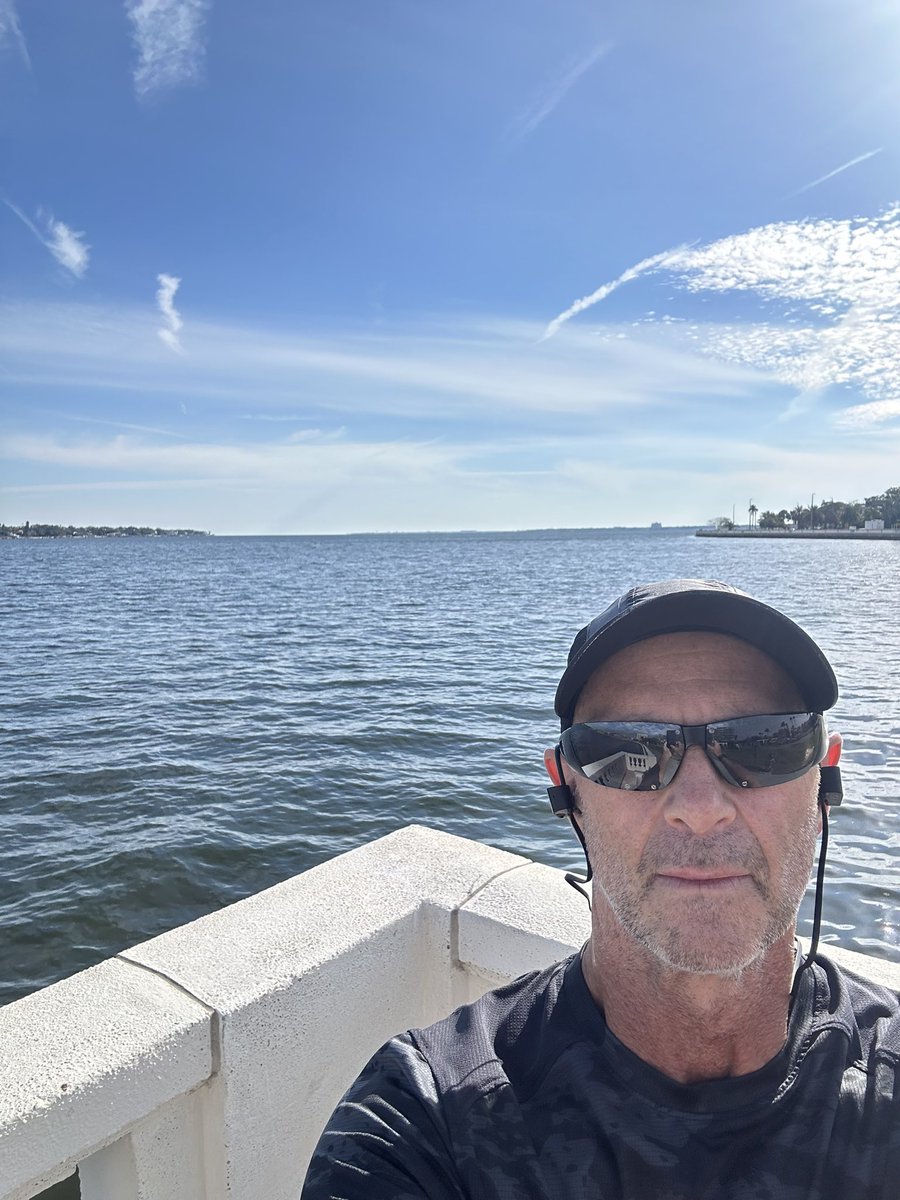 RondoFit60's tweet photo. 6 miles for lunch today on Bayshore Blvd.  Such a great day and scenic place for a run …. 🏃‍♂️ ✔️👍💪 #keepmoving 

. . . 

#oldmarunning #Tampa #run #worklifebalance #getoutside #animalbased30 #training #exercise #stayfit https://t.co/DWCMKm71zM