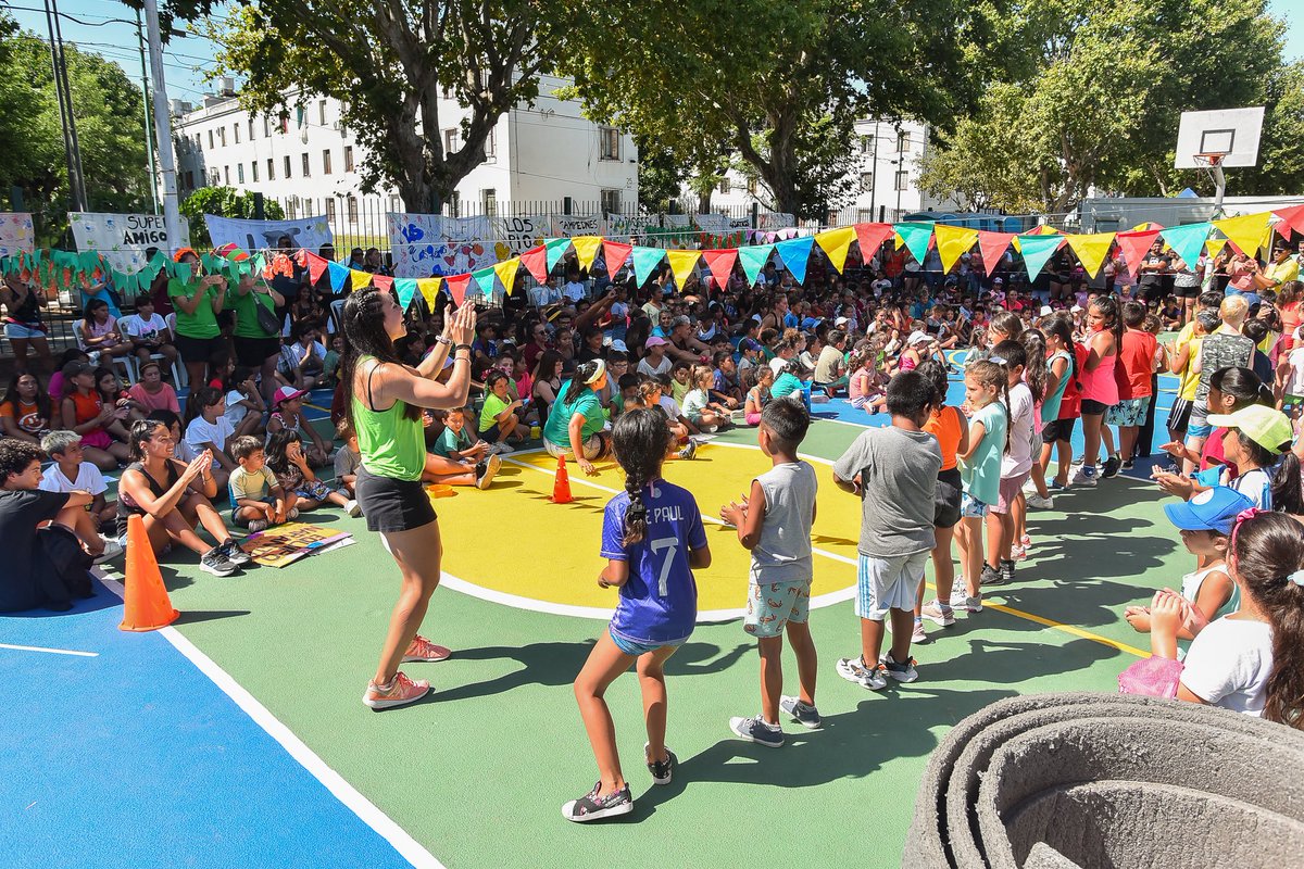 DeportesBA's tweet image. Fiesta de cierre en el poli #Dorrego #ColoniasBA