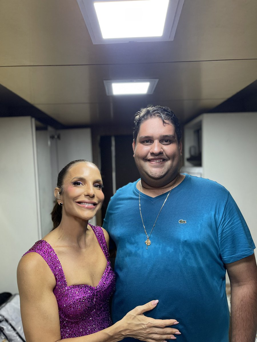 deraldoneto_'s tweet photo. E, finalmente, o nosso encontro aconteceu! ♥️♥️
@ivetesangalo @centraldaveveta https://t.co/Sg7okR38VL