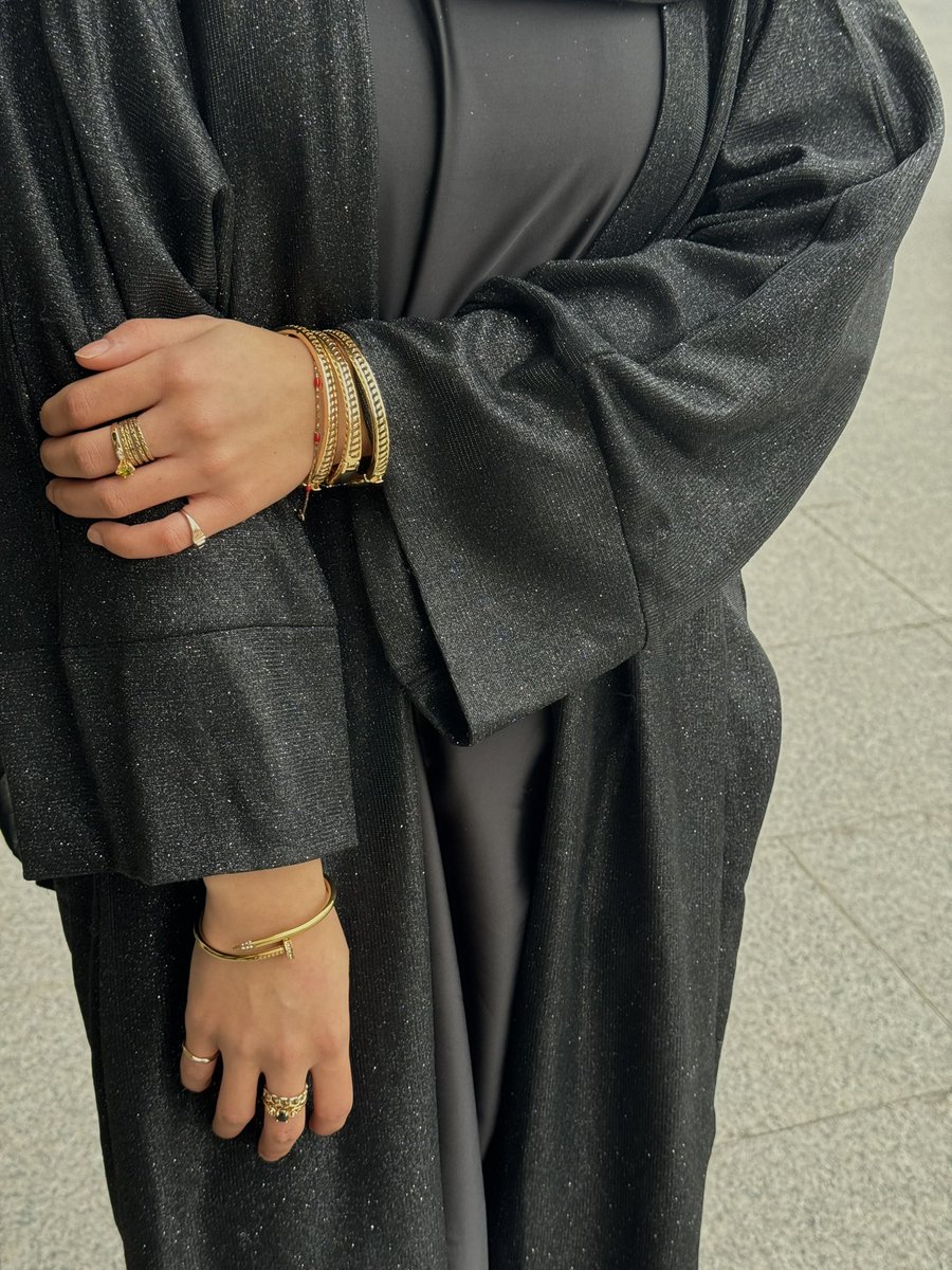 halaldressing's tweet image. khaleeji aesthetic 🖤✨