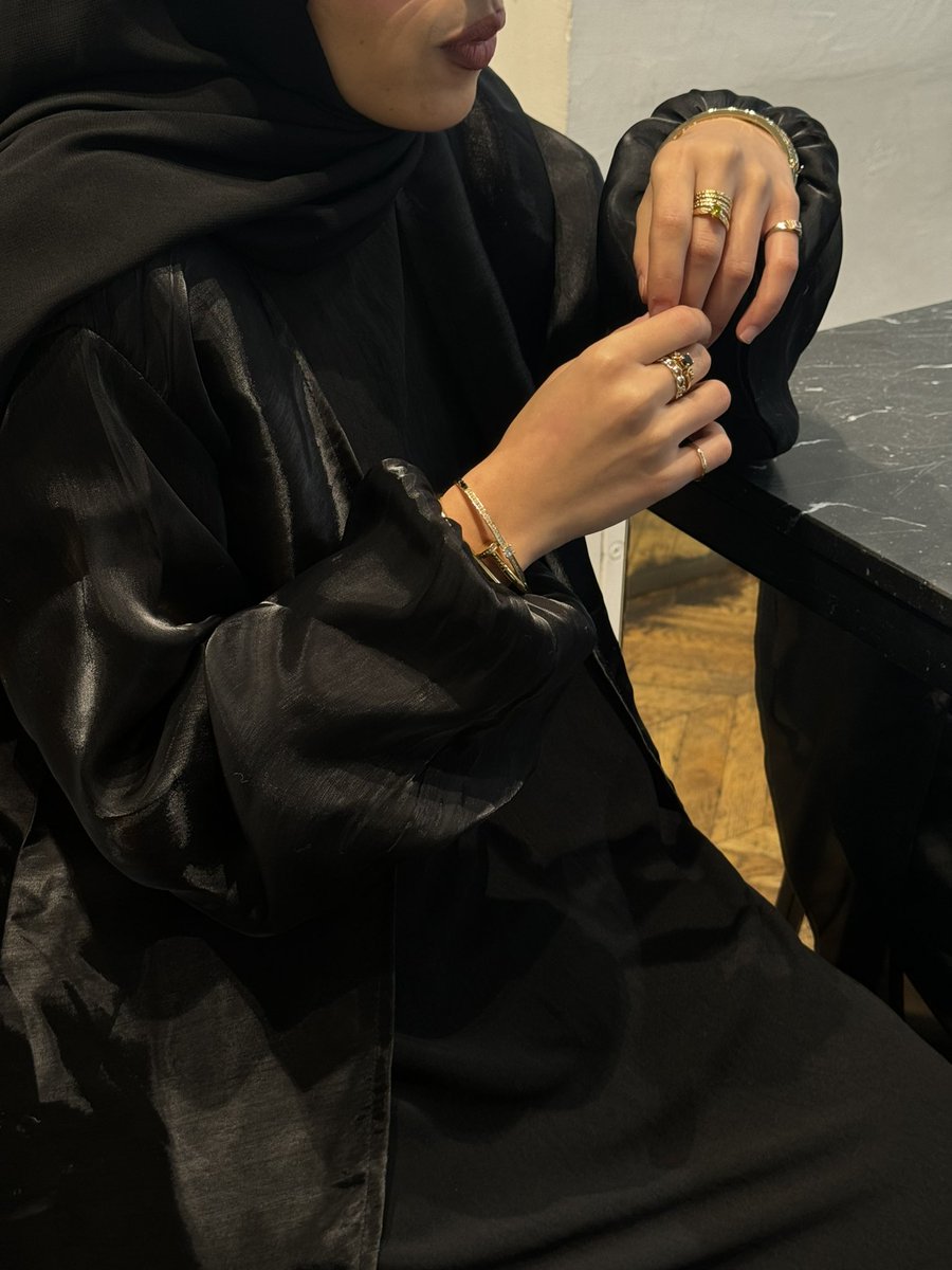 halaldressing's tweet image. khaleeji aesthetic 🖤✨