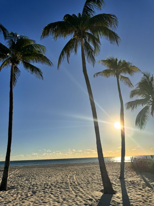 Every time I feel overwhelmed, I run to the sea.  The waves, the sand, and the breeze; they calm me 🌊<a href="/tag/tgif"class="tags"><span>#tgif</span></a>