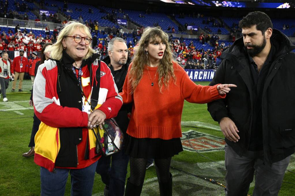 MLFootball (@_mlfootball) on Twitter photo REPORT: CBS only showed Taylor Swift for 44 SECONDS during Sunday's game.
âCBS showed crab cakes and aquarium B-roll footage for more combined time than they showed Swift,â per <a href="/awfulannouncing/">Awful Announcing</a>.
SO LETâS STOP COMPLAINING THAT SWIFT IS âRUINING FOOTBALLâ REPORT: CBS only showed Taylor Swift for 44 SECONDS during Sunday's game.
âCBS showed crab cakes and aquarium B-roll footage for more combined time than they showed Swift,â per <a href="/awfulannouncing/">Awful Announcing</a>.
SO LETâS STOP COMPLAINING THAT SWIFT IS âRUINING FOOTBALLâ