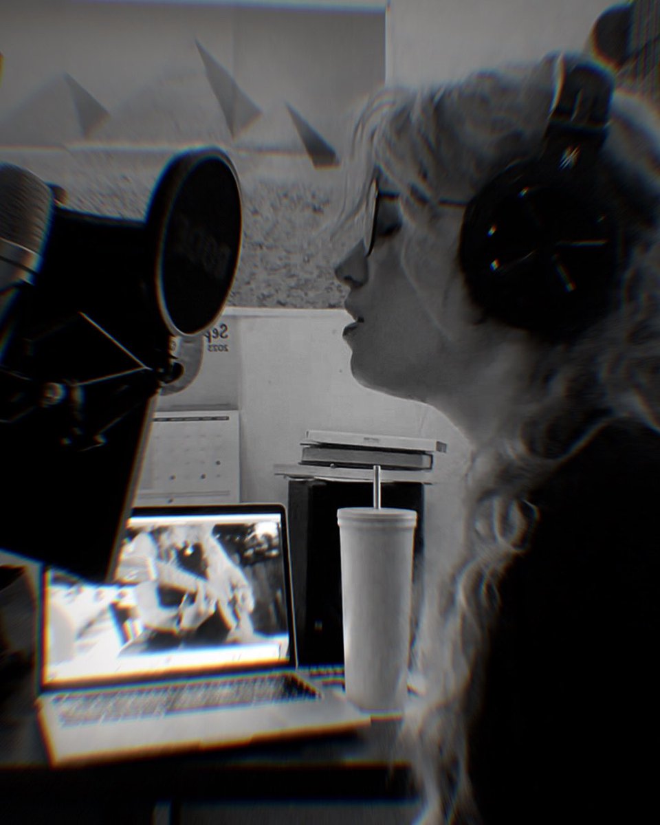 I’ll cradle the past that follows you 🖤