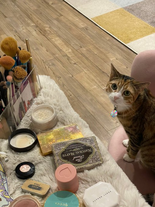 baby girl you don't need makeup https://t.co/WIFiksRvQb