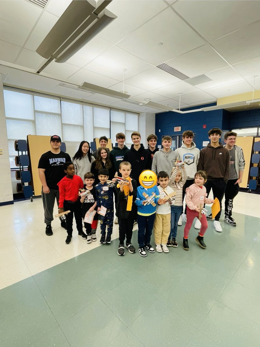 misscastaldo's tweet photo. Thank you @MahwahHS students for visiting LM and building model airplanes with us! We could not have asked for a more kind-hearted and patient group of people. Our smiles were extra big today! @LMMahwah #mahwahconnects https://t.co/UFeflkUq0Z