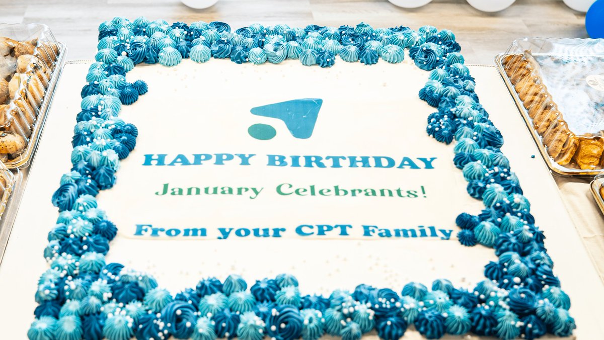 cptconnectcn's tweet photo. 与我们CPT Markets的团队一起庆祝纪念日和成员的生日！
谢谢大家让工作场所的气氛变得欢乐
问题是：谁拆了整个蛋糕？
#TeamCelebration #WorkFamily #CPTMarkets https://t.co/4mGAqdgD65