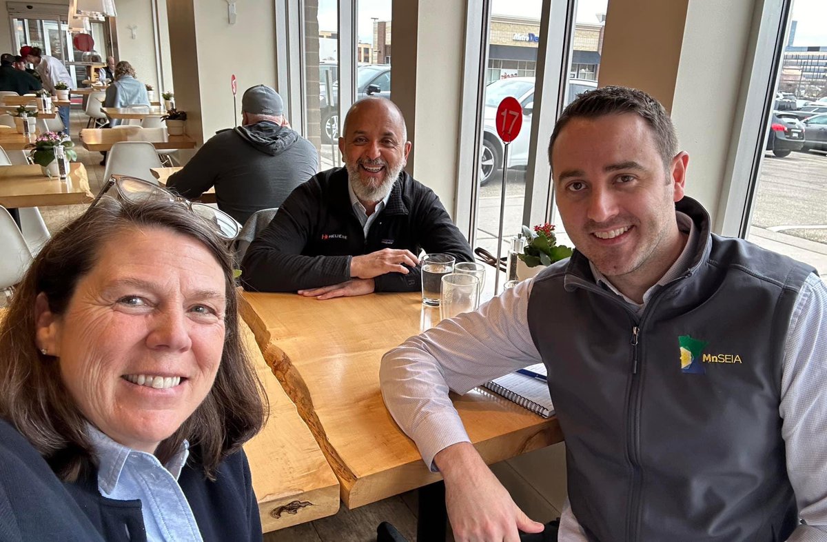 Loved meeting with @PattyAcomb today to talk about @Mn_SEIA member @helienesolar’s plans to expand their business in MN. There’s no place better to create #ManufacturingJobs than right here in The North. #GoSolar #solar #solarenergy #solarjobs #jobs #energytwitter ⚡️