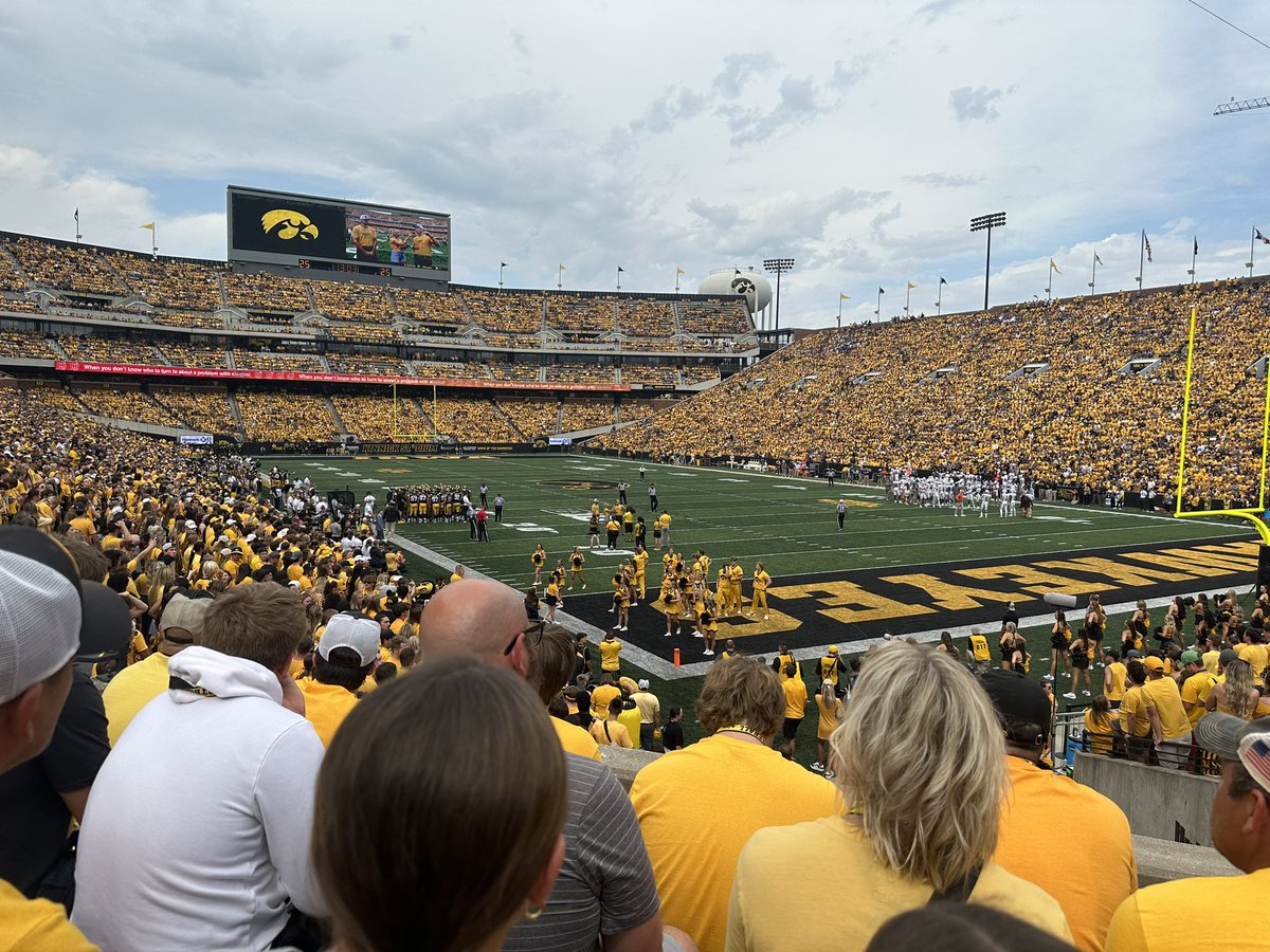 Blessed to receive an offer to play football at the University of Iowa!!🟡⚫️ <a href="/patricketherton/">Patrick Etherton</a> <a href="/TylerBarnesIOWA/">Tyler Barnes</a> <a href="/Abdul_Hodge/">Abdul Hodge</a> <a href="/EDGYTIM/">Timothy “EDGYTIM” OHalloran</a> <a href="/AllenTrieu/">Allen Trieu</a> <a href="/adamgorney/">Adam Gorney</a> <a href="/OJW_Scouting/">Oliver James West</a>