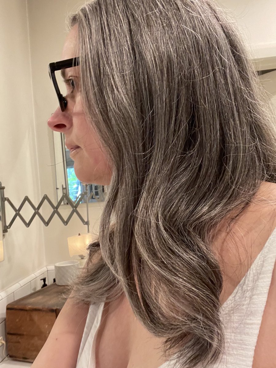 pagetpaget's tweet image. Guys, I’m watching a cooking show and if I have this many followers I could be a paid influencer for stuff? Even being old ( but very sexy ) and no make up? Crazy times, my friends…