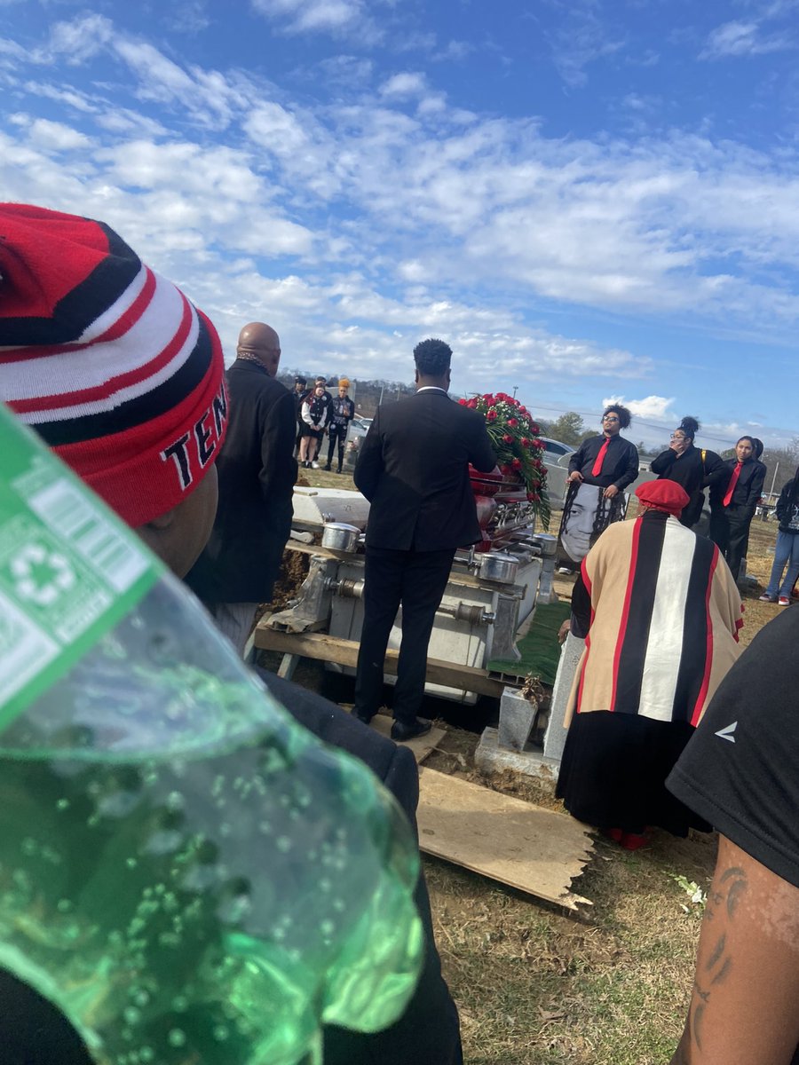 notkaybae's tweet image. damn you really made ds real today. we love you fatgirl😂🩷. #forevermybrother