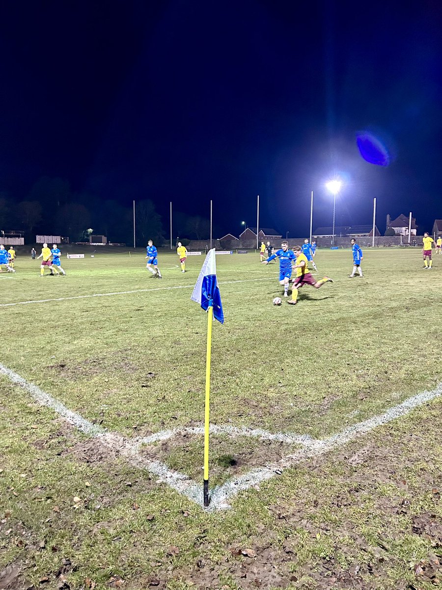 RPGilb's tweet photo. 10th visit to #Sandygate this season and a really good 1st half from @HallamFC1860 Would have taken a 1-1 with @Emley_AFC at kick-off (who now go top of the @NCEL Premier) but what on earth was the late “goal” ruled out for?! Answers on a postcard. #LiveFootball #NonLeague https://t.co/sLHAXJAXEF