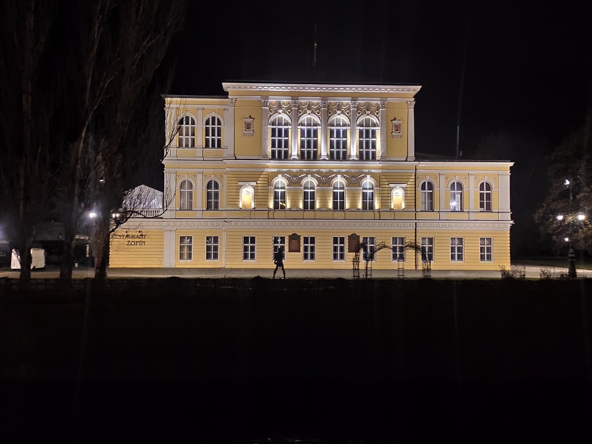 kimou_photos's tweet image. #praha🇨🇿 #oldtownsquare #urbanbeauty #urbanphotography #praguemainsquare #landscape #history #nightphotography #nightshooting #prague #praha #czech #europe #تشيكيا #tchèque