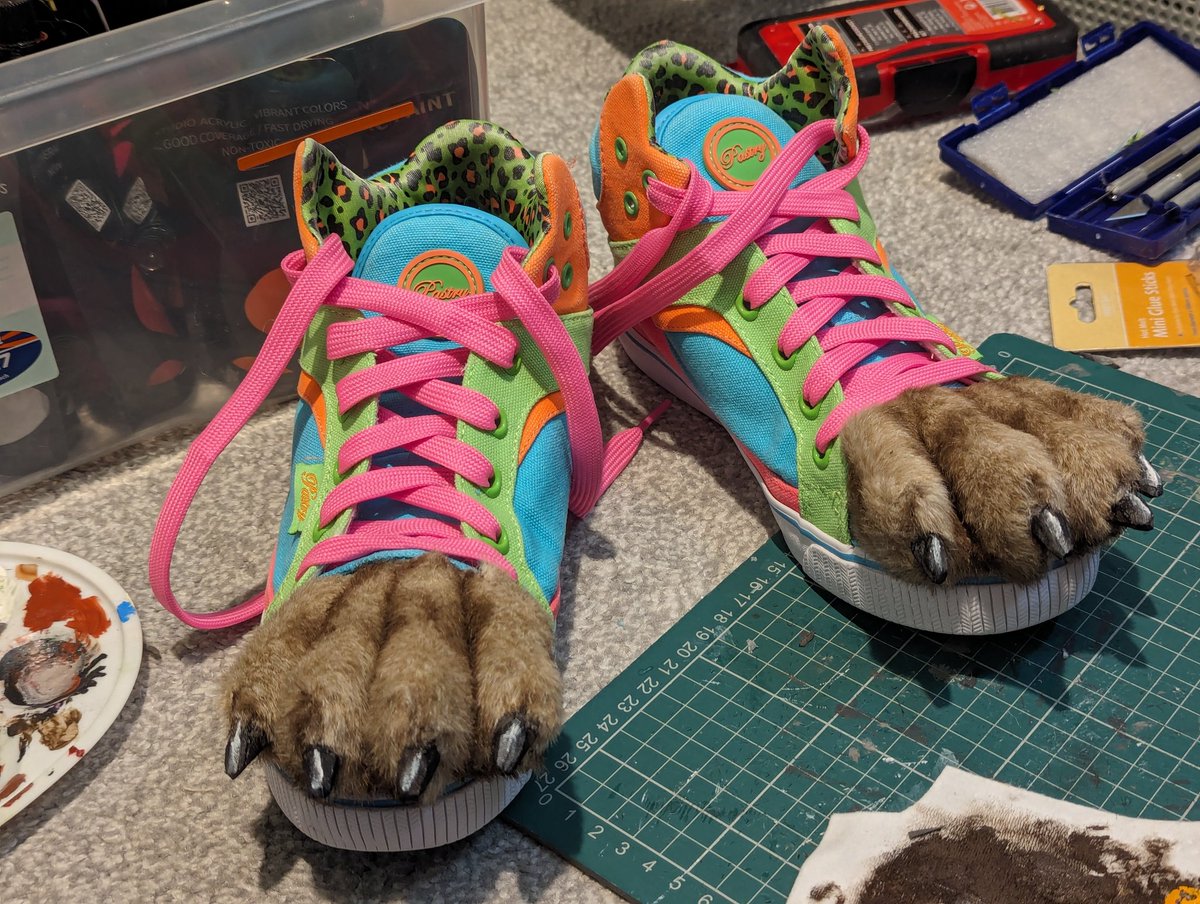 FaunaForge's tweet photo. Finally made my feet!!! https://t.co/IkvSpLQTLQ