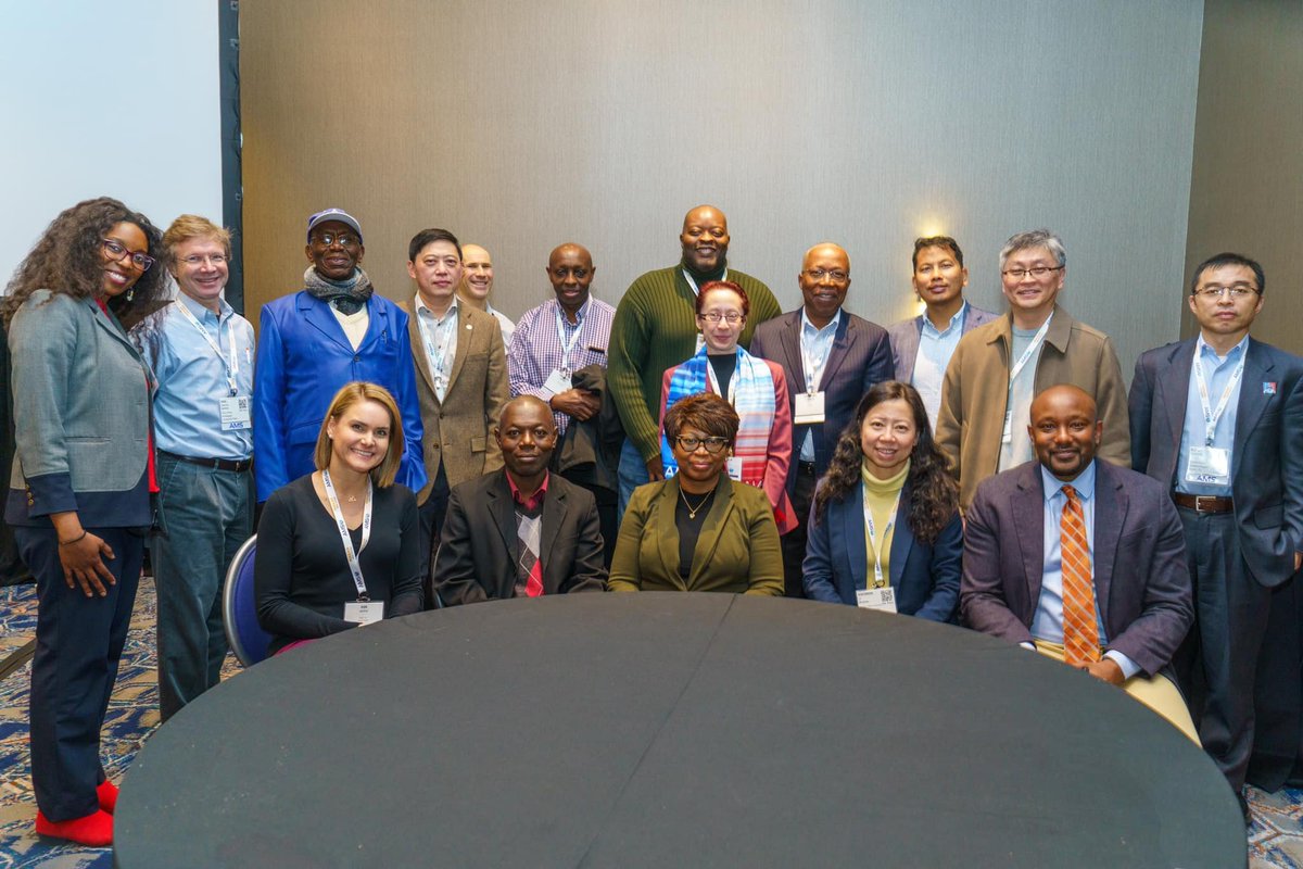 So many great minds right here in Baltimore, finding solutions to climate change! A luncheon w/
<a href="/MorganStateU/">Morgan State University</a> <a href="/SustainBmore/">Baltimore Office of Sustainability</a> 
<a href="/JohnsHopkins/">Johns Hopkins University</a> Baltimore Social-Environmental Collaborative <a href="/UMBC/">UMBC</a> <a href="/penn_state/">Penn State</a> <a href="/NOAA/">NOAA</a> <a href="/ametsoc/">American Meteorological Society</a> <a href="/wbaltv11/">WBAL-TV 11 Baltimore</a> 
#AMS2024