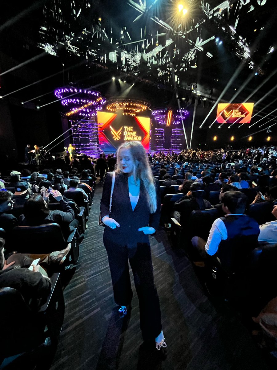 jxdilv's tweet photo. unfortunately, i was laid off from @thestorymob. I have nothing but love for the them and opportunities/ lessons my peers provided me with over the past year and a half. 

Being able to work along side various esports teams, riot, and more was an absolute blast.

My DMs are open! https://t.co/xpgvQTutKd