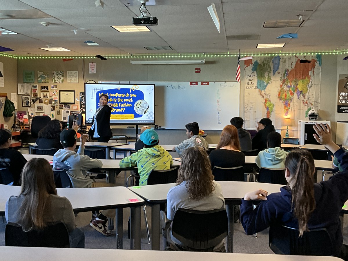 CRYROP's tweet photo. Eighth-grade students in @YCJUSDTWEETS attended Career Day at Mesa View Middle School where they learn about potential career pathways they can sign up for in high school in addition to college and career opportunities. #CRYROP #Proud2bROP @mycraftonhills https://t.co/miMWa6cq8x