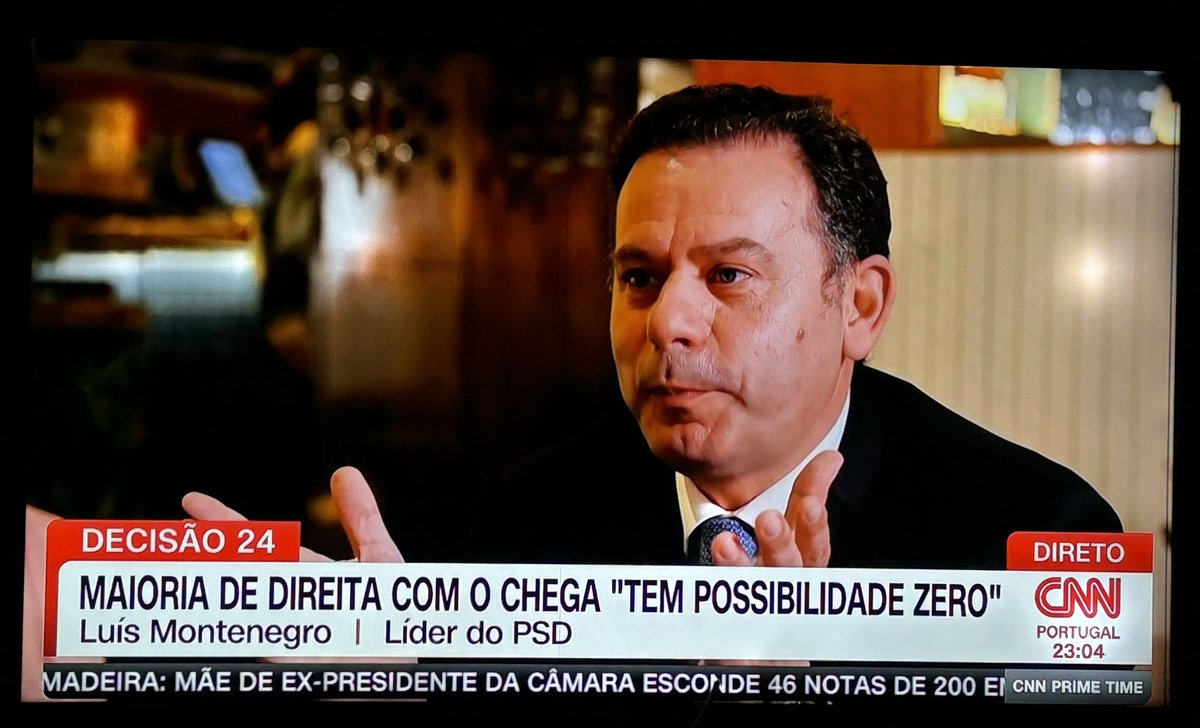 joao_semregras's tweet photo. Este homem vai ser o chicão do PSD https://t.co/WMWzWas0da