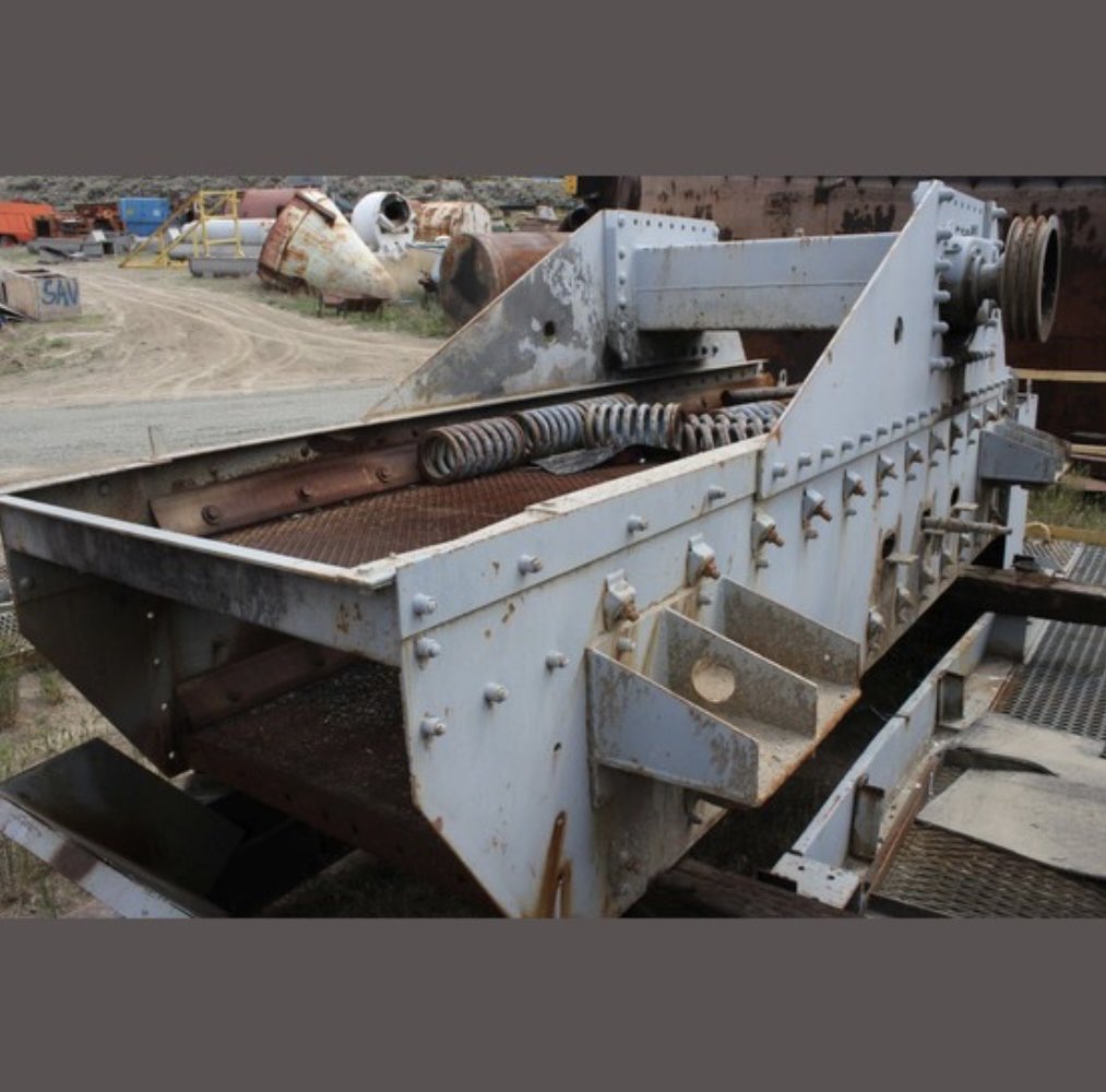 SavonaEquipment's tweet image. Deal of the day! $15,000. Simplicity 4ft by 12ft 2-deck screen. Top deck w/ 1/2in screen cloth, bottom deck w/ 3/16in screen. With base frame &amp;amp; springs. savonaequipment.com/en/simplicity-… #horizontal #screen #horizontalscreen #aggregate #mining