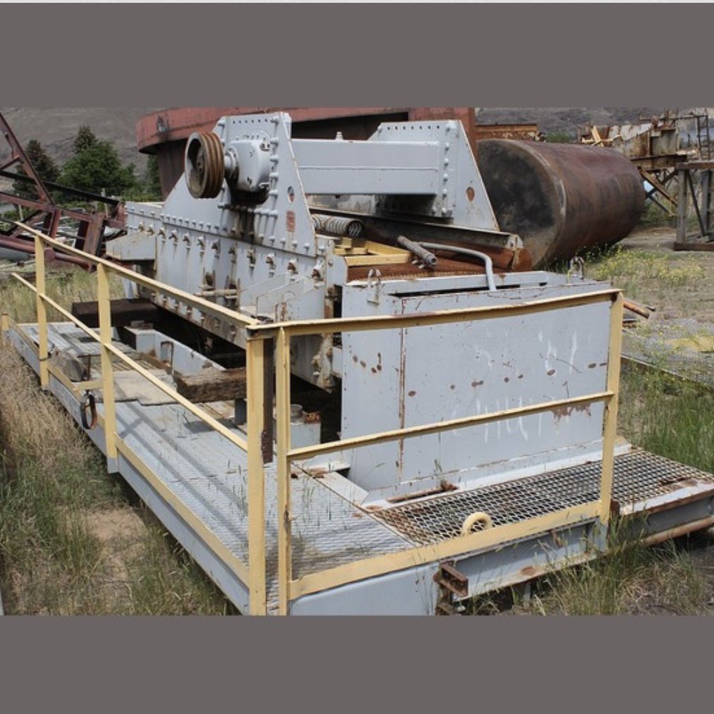 SavonaEquipment's tweet image. Deal of the day! $15,000. Simplicity 4ft by 12ft 2-deck screen. Top deck w/ 1/2in screen cloth, bottom deck w/ 3/16in screen. With base frame &amp;amp; springs. savonaequipment.com/en/simplicity-… #horizontal #screen #horizontalscreen #aggregate #mining