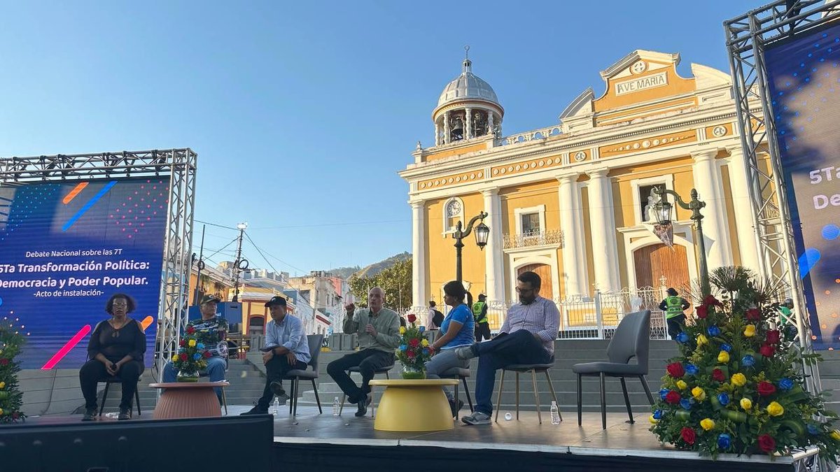 Las 7 Grandes Transformaciones es la convocatoria a los grandes temas de la Venezuela del futuro. La ruta de la esperanza. El debate de base, claro, abierto de todos y todas sin exclusiones. 
Consenso para el futuro <a href="/NicolasMaduro/">Nicolás Maduro</a>
Carga tus propuestas en planpatria2031.mppp.gob.ve