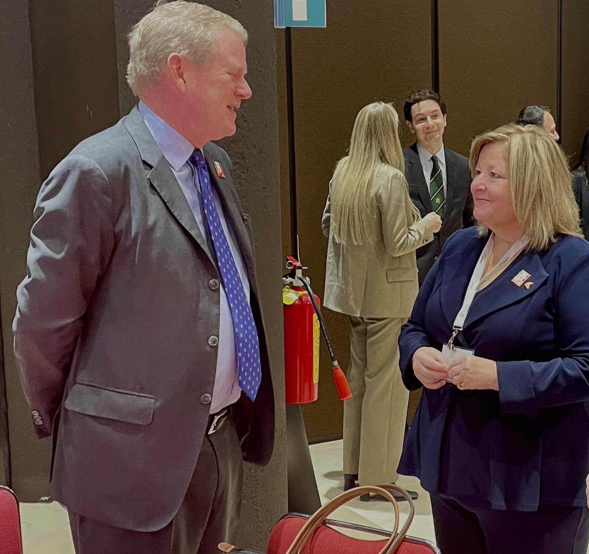 LisaThompsonPC's tweet image. Was an honour to meet Canada’s Ambassador to #Mexico Graeme Clark. His team is hard-working &amp;amp; tremendous ambassadors for #Ontario’s agriculture &amp;amp; food industry. I thank them for their support &amp;amp; advice during our mission! Fun Fact-the Ambassador’s Grandmother grew up in #Goderich!