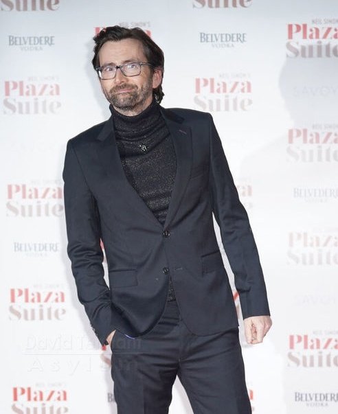 NerdWoman_'s tweet photo. Goodnight, just a reminder that these pics are REAL 🤪🫠
#DavidTennant #NerdChic https://t.co/BJSQyfi9Vn