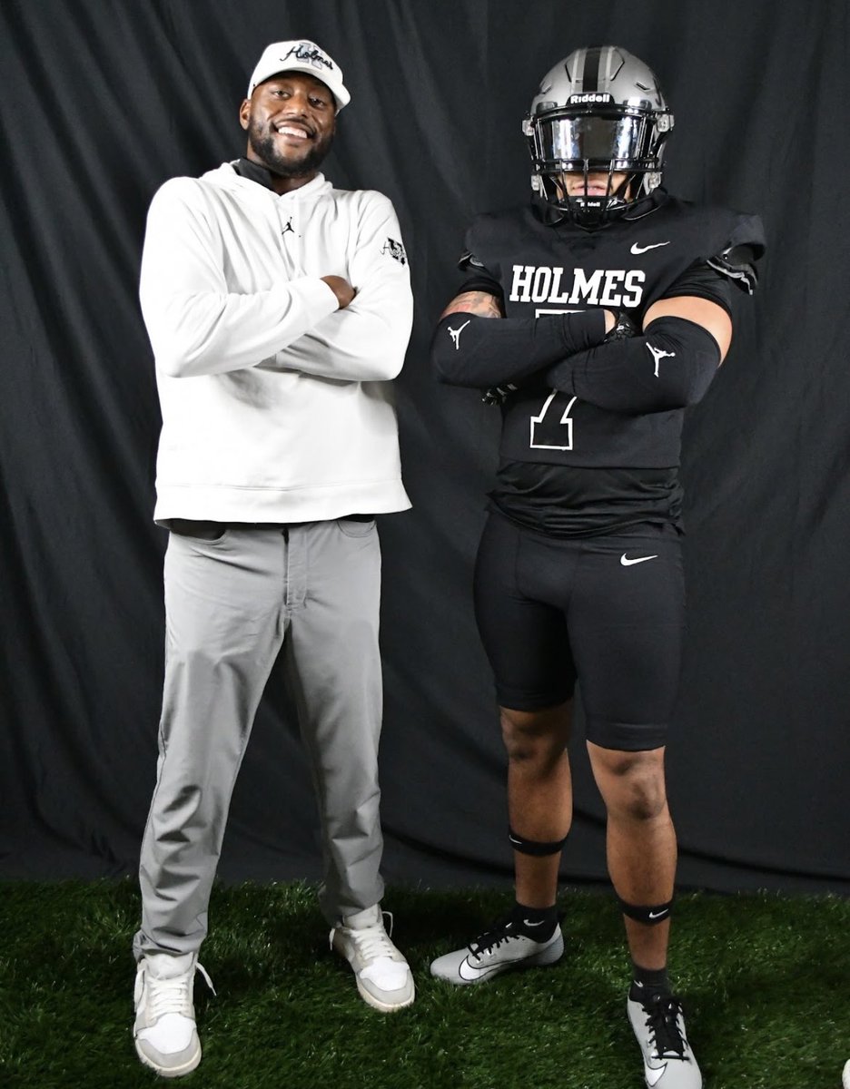 LOCKED IN 🤞🏽 <a href="/CoachCJ_Johnson/">Coach CJ Johnson</a>