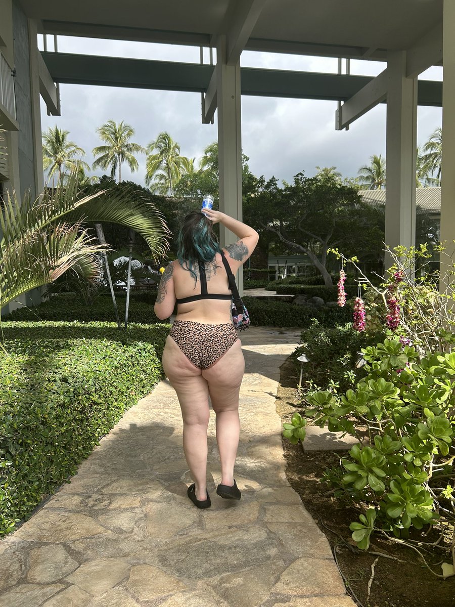 nocrumbswasted's tweet photo. Got that model feel going 🫶🏻🏝️ @SHEIN_Official @FashionNova @SavageXFenty https://t.co/MJ5CijDSZC