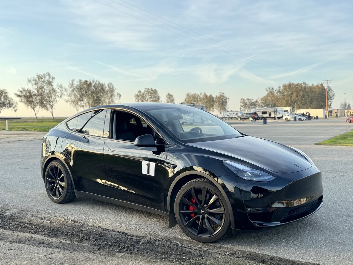 BLKMDL3's tweet photo. There’s a reason Model Y is the best selling car. 
It really can do everything. I’ve taken this one on tons of road trips, transported so many supplies to animal shelters, towed with it and have done two track days where it performed exceptionally well. 
https://t.co/XzwKdof4Rl https://t.co/iyZVGrUHiE