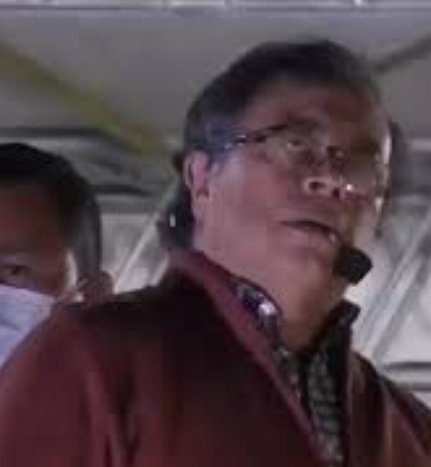 Sondeo Tuitero 

A quién elegiría como presidente de su país:

BUKELE: 🔄
petro: ♥️
.
.