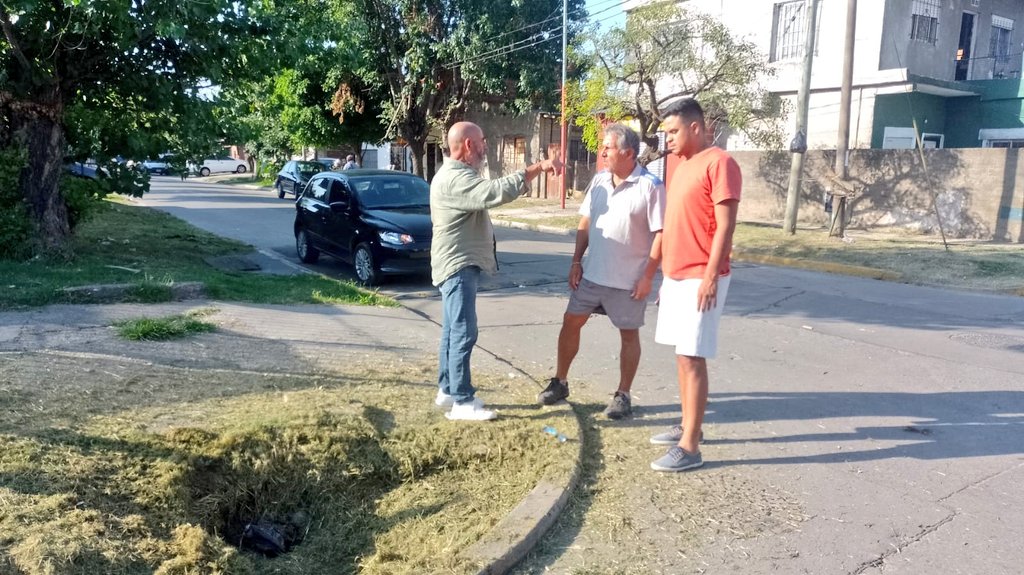 SecServiciosPub's tweet image. 🌿 Hoy realizamos labores de limpieza y desmalezado sobre Campana, Ingeniero Budge.
Trabajando para mantener nuestro entorno impecable.✨️

@fotermin @martinchoren_
@JulioCRiquelme2 @gabrielgagolmz Julio Chamorro @marielagomez_m

 #Budge #LomasEsEnEquipo