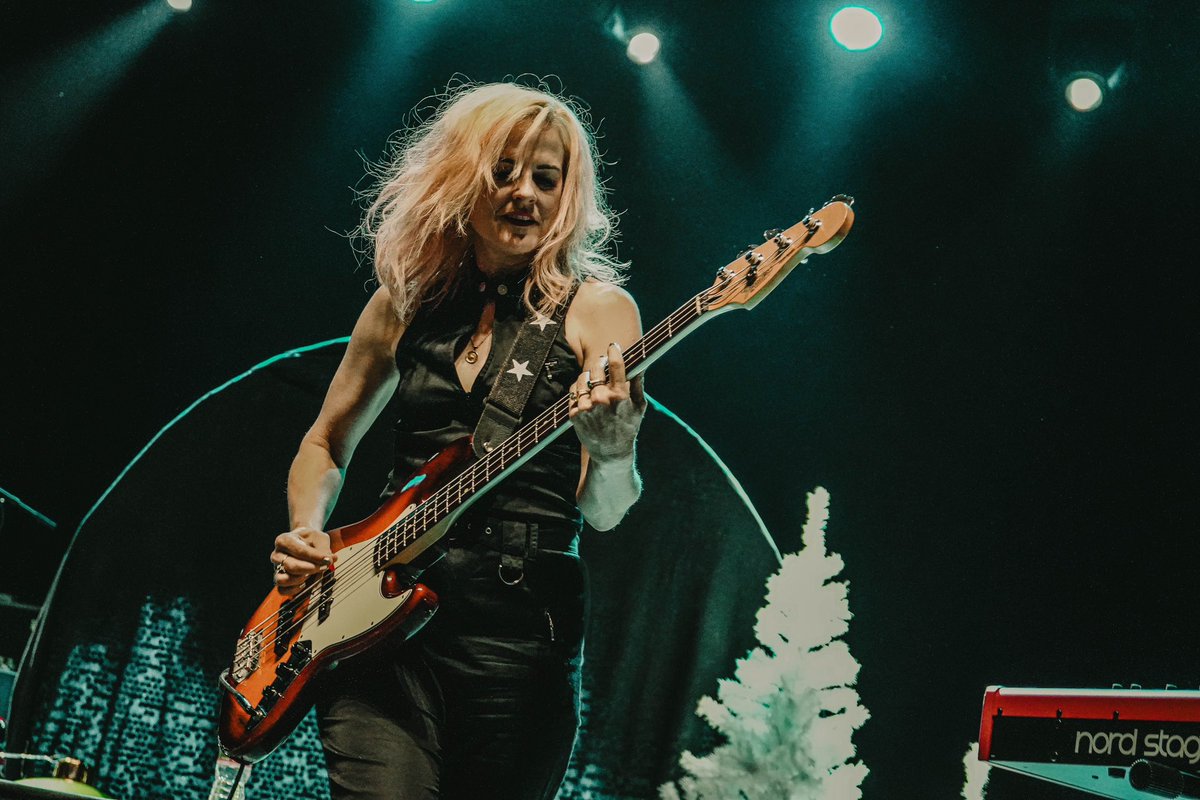 cherishalexandr's tweet photo. ✨In my natural habitat 🎸 photos by @rsquaredmedia while on tour w Josie Cotton + Me first and the Gimme Gimmes🤘🎵❤️✨ https://t.co/UWcCdZWzie