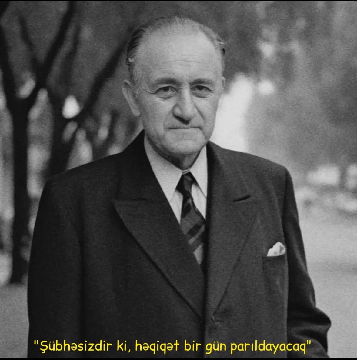 Günəş 140 il bundan öncə yanvarın 31-i doğdu Azərbaycanın üzərinə. Buludlar üzərini örtməyə çalışsa da günəşimiz hər zaman parladı.

Bugün dövlət qurucumuz, ulu öndərimizin doğum günüdür 🇦🇿💙