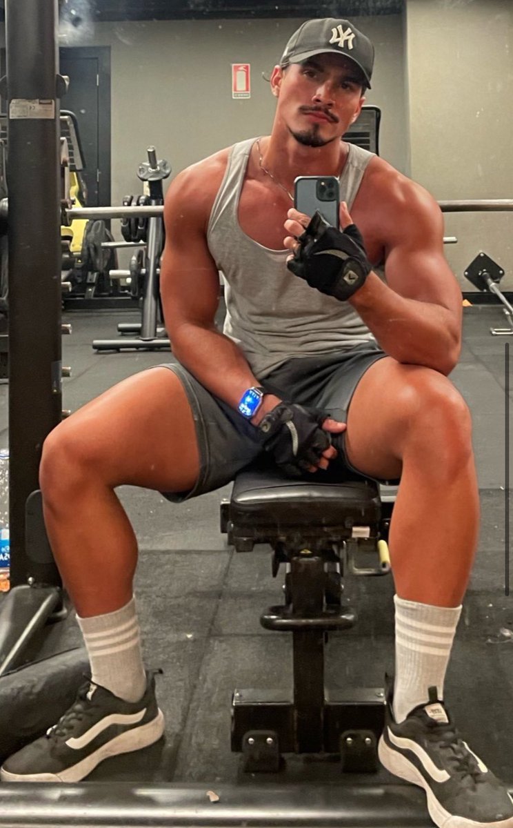 sᴏ ғᴜᴄᴋɪɴɢ ʜᴏʀɴʏ