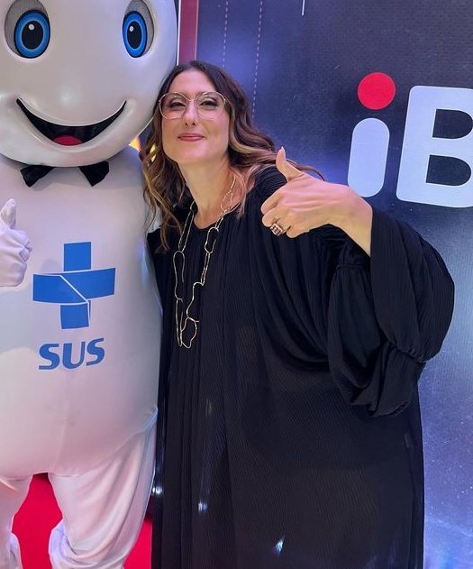 _flocociella's tweet photo. Como pode Paola Carosella está cada dia mais linda? 😮‍💨 um luxo de mulher. https://t.co/f0x1TFyM0C
