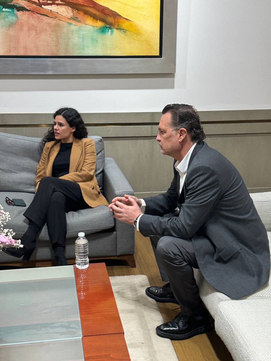 makugo's tweet photo. Un gusto poder trabajar de la mano de la secretaria de Gobernación, Luisa María Alcalde Luján, y con el secretario de energía, Miguel Ángel Maciel Torres, siempre en beneficio de las familias queretanas. https://t.co/x1X3tKkBKV