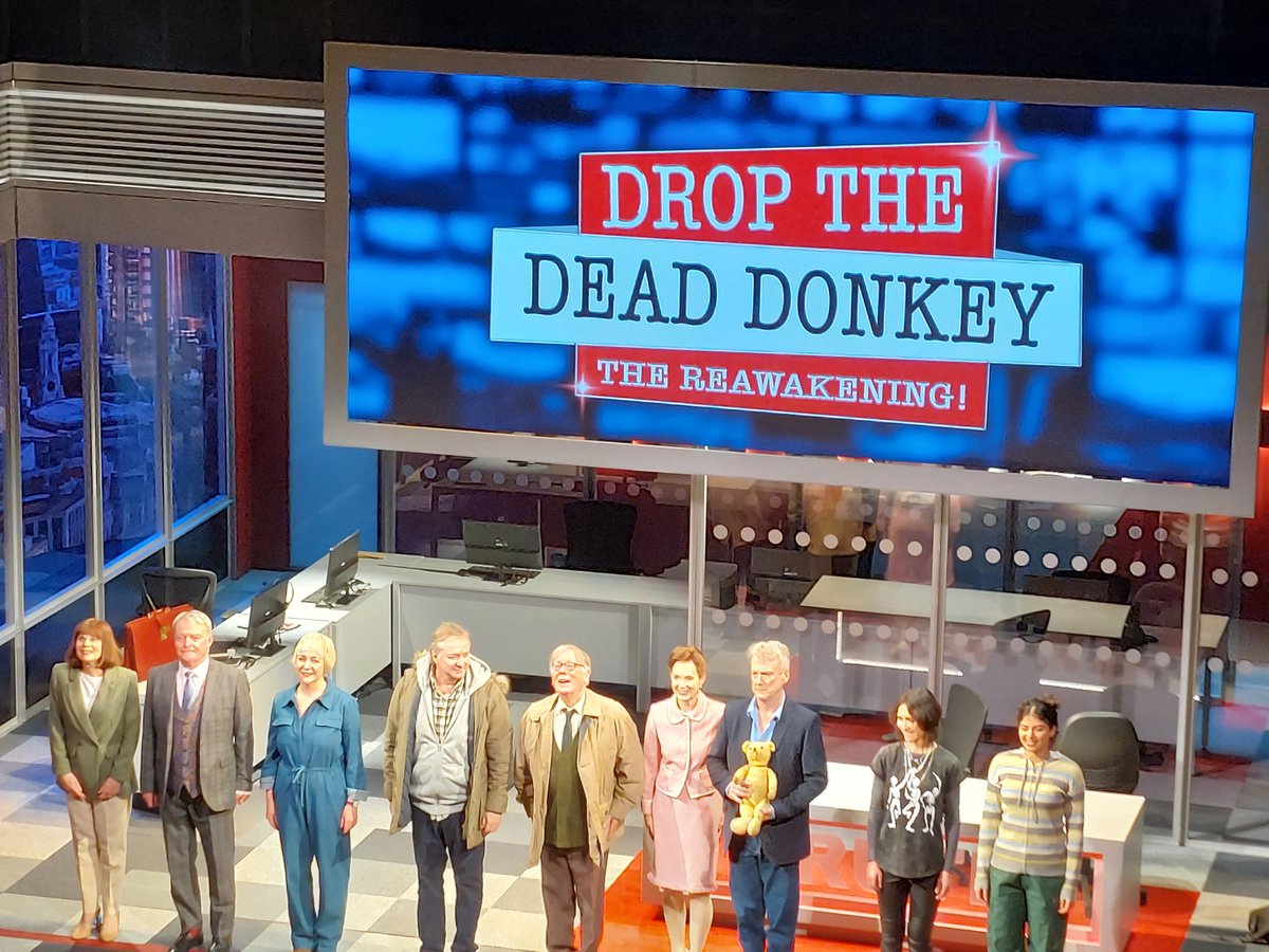 "Truth" be told, a fantastic opening evening full of laughs at <a href="/RichmondTheatre/">Richmond Theatre</a> for <a href="/DTDD_TOUR/">Drop the Dead Donkey</a> <a href="/suzdoyle66/">susannah doyle</a> <a href="/RareNeilPearson/">Neil Pearson</a> <a href="/RdRobwelch/">Robert Duncan</a> @StephenTompki19 <a href="/VickyWicksActor/">victoria wicks</a> 
#IngridLacey #JeffRawle <a href="/julia_hills/">Julia Hills</a> #AndyHamilton #HaydnGwynne RIP #DavidSwift RIP Please <a href="/Channel4/">Channel 4</a> return!