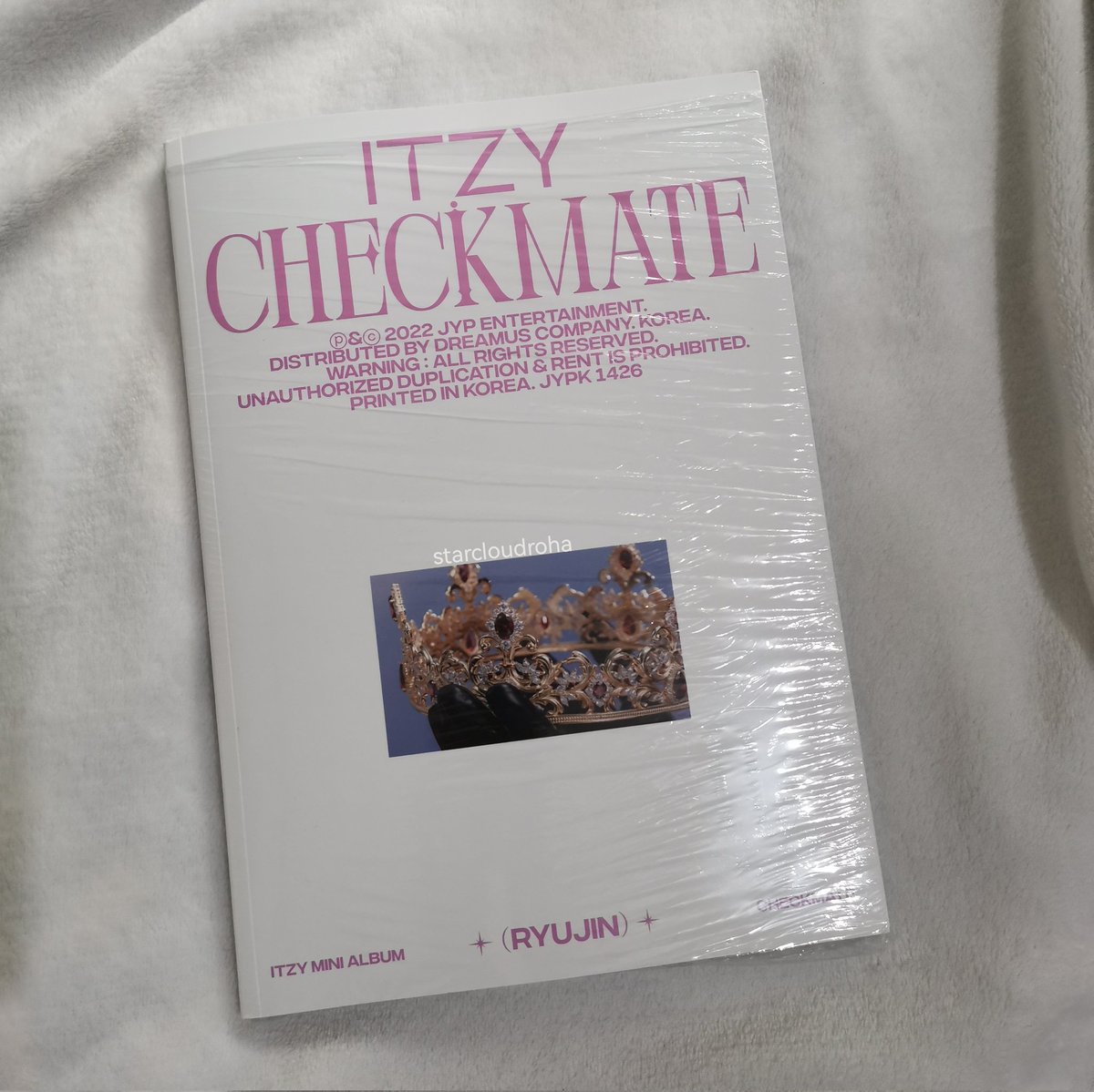 starcloudroha's tweet photo. wts lfb | ph

itzy checkmate unsealed album

₱300 | ryujin ver.
complete inclusions (yuna + chaeryeong pc)
opened just to check inclus, others are still sealed inside

no rush shipping https://t.co/9jwWgJJgad