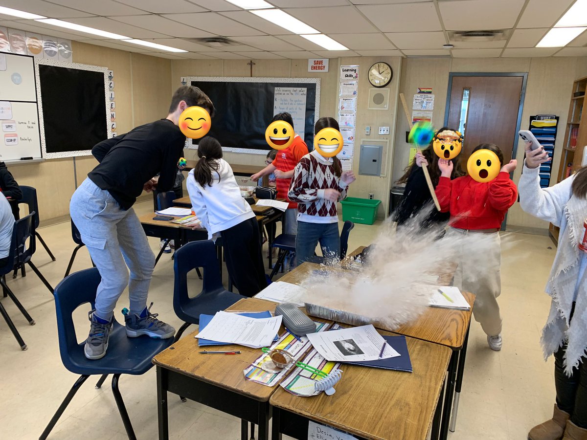 MsMatulic's tweet photo. After discussing meteors, meteoroids, meteorites and comets in Science, we performed an Impact Crater Lab! ☄️ 💫 Students changed the variables they tested to see how they would impact the way a crater looks! Lots of fun and learning was had 🤩 https://t.co/7XTS8E61dw