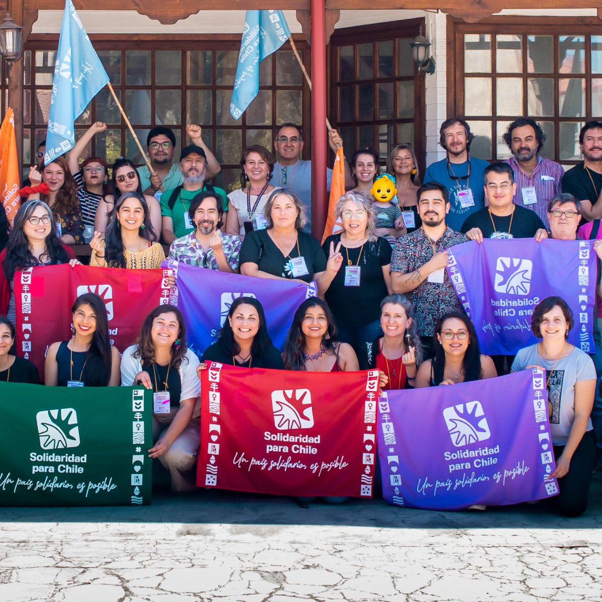 psolchile's tweet photo. ¡Seguimos juntando fuerzas y voluntades desde muchos territorios a lo largo de Chile para construir un país Solidario y digno! ✊ 

¿Quieres participar y empujar las demandas ciudadanas? Escríbenos al DM 📩🙌 https://t.co/3rQbIYAi49