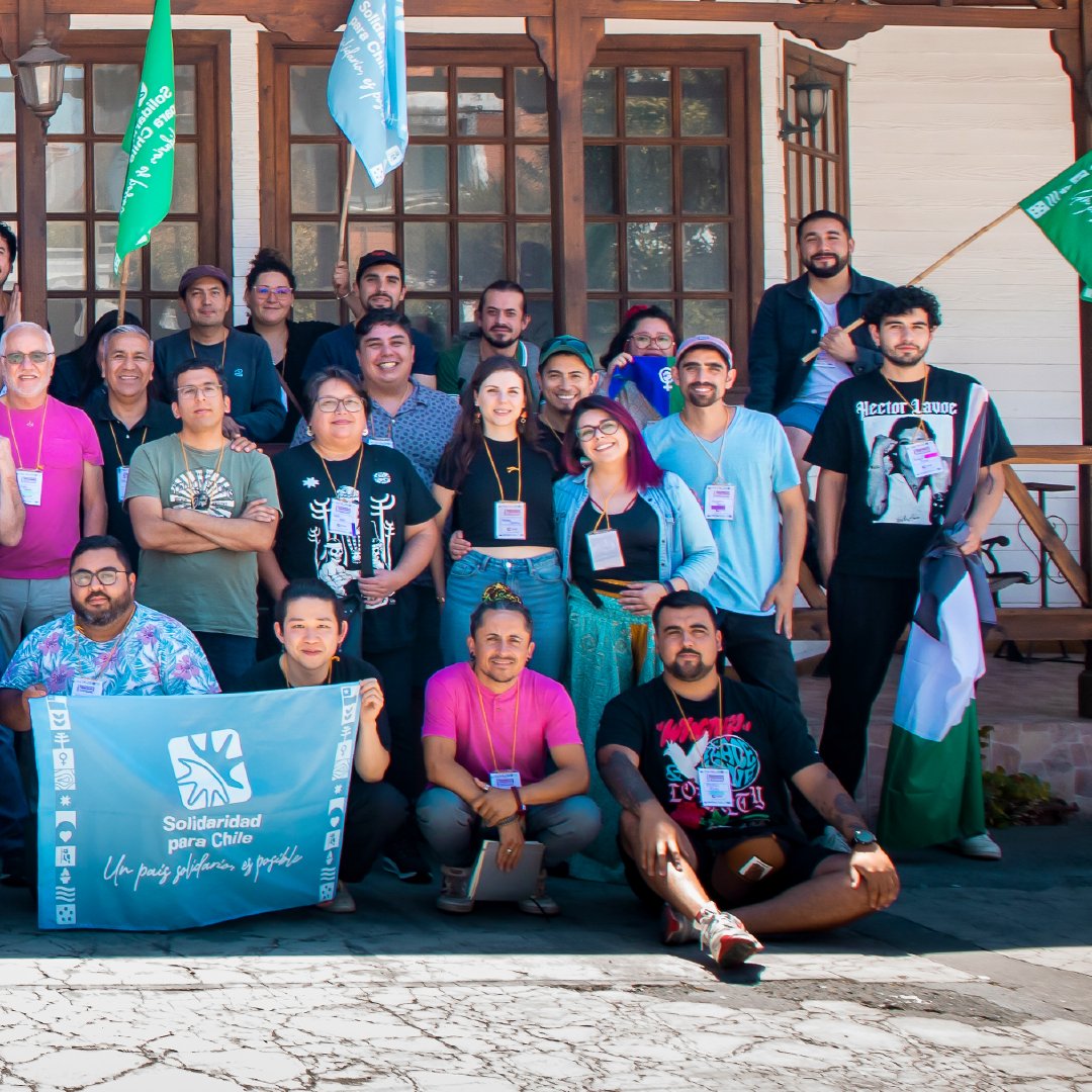 psolchile's tweet photo. ¡Seguimos juntando fuerzas y voluntades desde muchos territorios a lo largo de Chile para construir un país Solidario y digno! ✊ 

¿Quieres participar y empujar las demandas ciudadanas? Escríbenos al DM 📩🙌 https://t.co/3rQbIYAi49