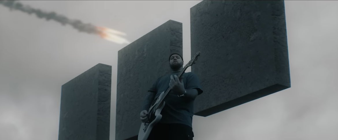 griffithxjonson's tweet image. This gotta be the coolest shot that’s ever been in a music video. @GideonAL @rylertiley @equalvision