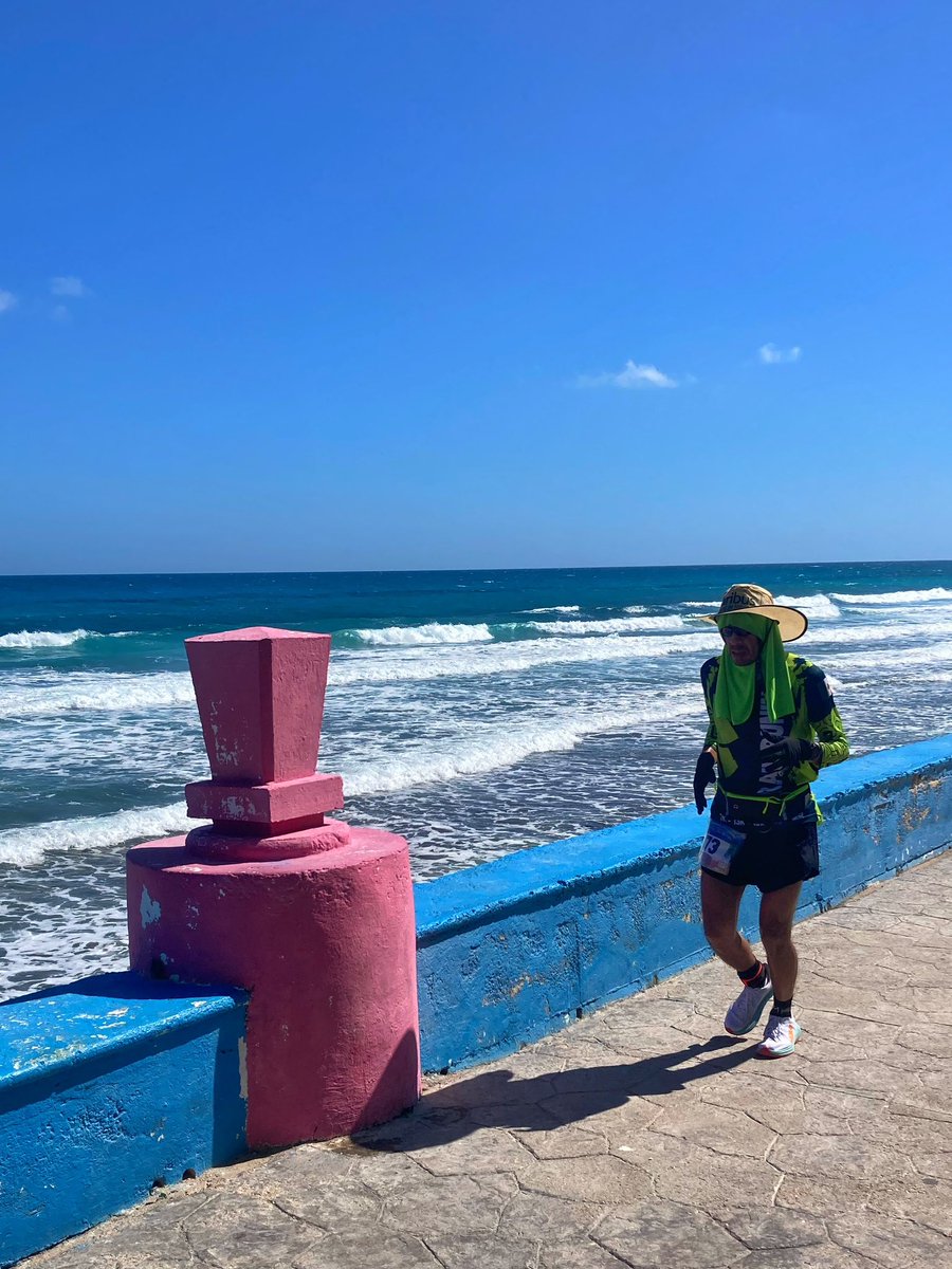 Isla Mujeres 🇲🇽 by the numbers:
•Area: ~2 Square Miles
•Population: ~13,500
•Median Annual Income: ~$8,500 USD
•Tourists: ~250,000/month
•Economy: ~87% from tourism

I visited last weekend &amp; would recommend! There was a 24-hr ultramarathon going on. Maybe I’ll do it one day.