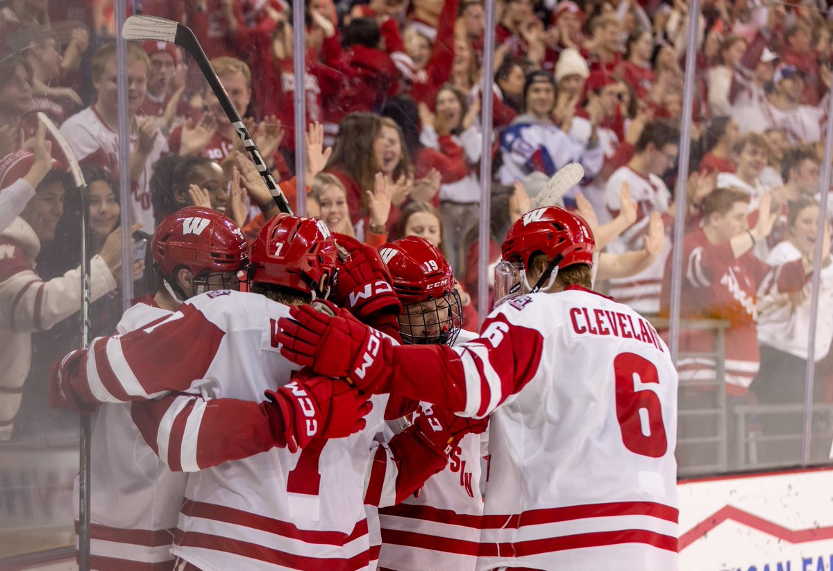 UWBadgers's tweet photo. Badgers in the rankings 📈 📈 📈 

No. 2 » @BadgerWHockey 
No. 4 » @BadgerMHockey  
No. 6 » @BadgerMBB 
No. 14 » @BadgerWrestling 
No. 14 » Women's @BadgerSwimDive  
No. 22 » Men's @BadgerSwimDive  
No. 24 » @BadgerWTennis https://t.co/izqvPQPygH