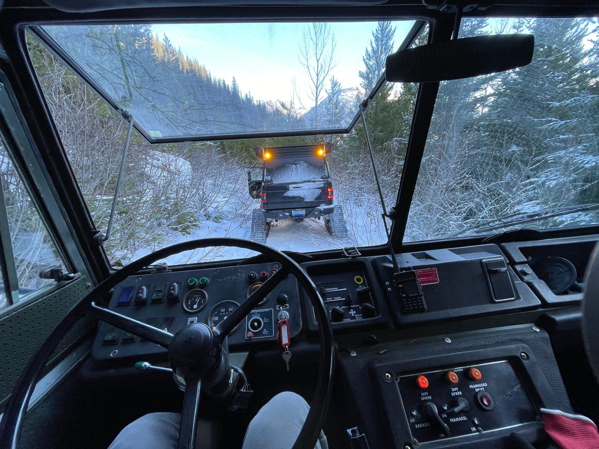 Modularacks's tweet image. Nothing beats adventure time with @TheStoryTillNow and his "tracked out" Gladiator! 🏕️
-
#leavenothingbehind #doorsteptodestination #modularacks #thestorytillnow
#gladiator #volvoc303 #militaryvehicle #tracks #jeepgladiator