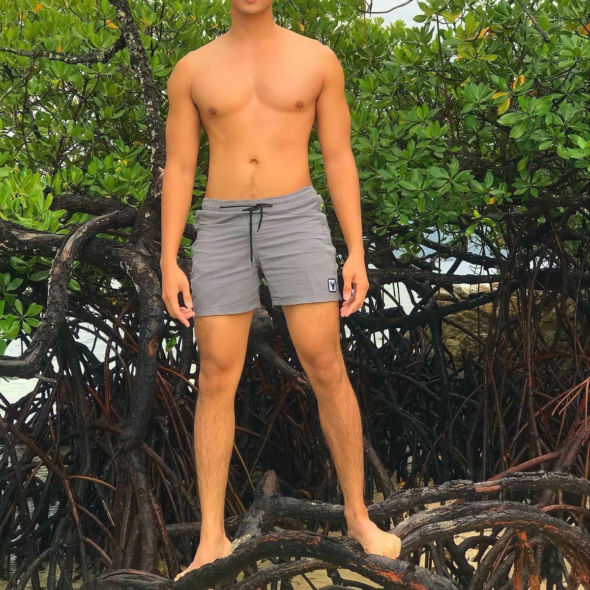 What brand or name po nung logo sa short? Or san makaka buy po?